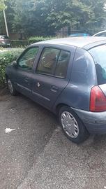 RENAULT Clio - 2001