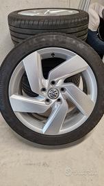 Cerchi in lega originali Golf MK8
con gomme estive