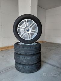 Gomme con cerchi in lega Fiat Panda 165