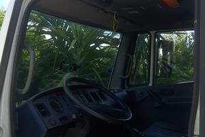 Nissan atleon furgone con sponda 