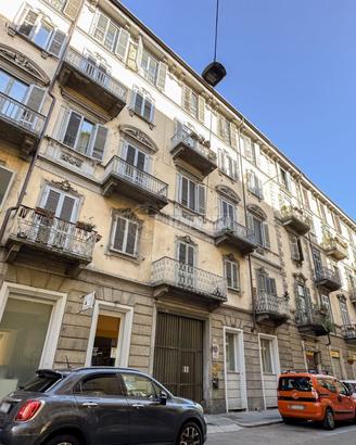 AMPIO BILOCALE IN BUONE CONDIZIONI IN ZONA RESIDEN