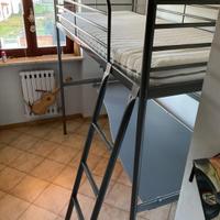 Letto a castello in ferro con scrivania