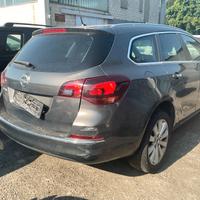 Posteriore Astra J 2012 per ricambi