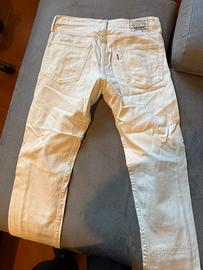 Jeans Levi’s WellThread bianchi, taglia W31 L32.
