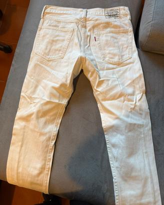 Jeans Levi’s WellThread bianchi, taglia W31 L32.