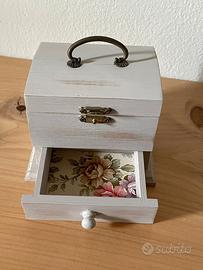 Porta gioie in legno da tavolo