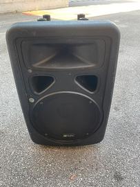 Cassa acustica preamplificata
