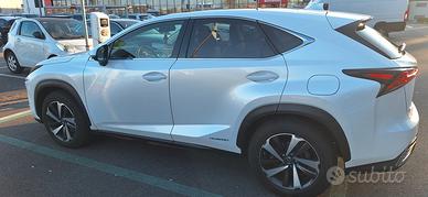 Lexus nx 300h Luxury 