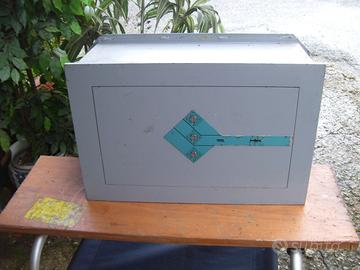 Cassaforte Yale da muro nuova