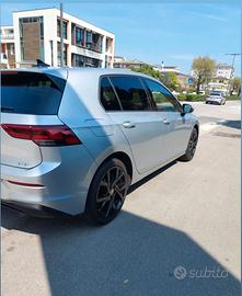 Golf 8 1.0 etsi DSG 110cv
