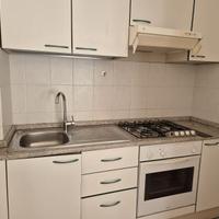 Mobile cucina con elettrodomestici