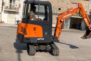 miniescavatore dooson dx 18