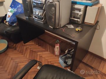 Scrivania nera Ikea Malm