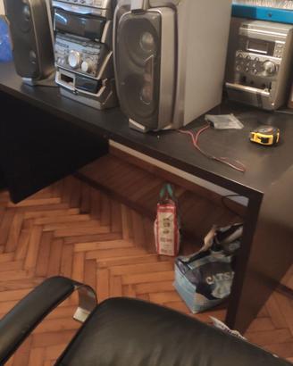 Scrivania nera Ikea Malm