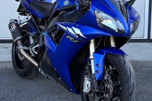 Yamaha YZF R1