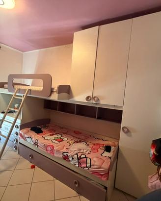 Cameretta bimba con 3 letti