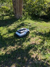 Robot tagliaerba GOAT G1 e 6 Beacon