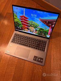Acer Swift Go 16’’ OLED ultra sottile in garanzia