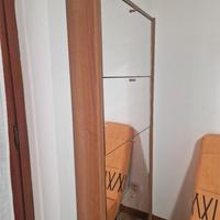 scarpiera  in legno con specchio