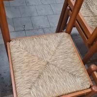 Sedie in legno con sedile paglia