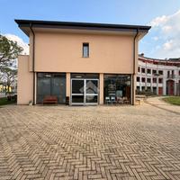 NEGOZIO A LONATO DEL GARDA