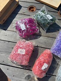 Cristalli decorativi in plastica e vetro