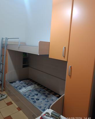 Cameretta moderna arancione