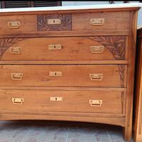 Comò, comodini, armadio, letto matr.,  noce chiaro