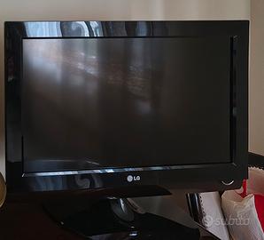 TV LG 26LG4000 con DivX DVD integrato