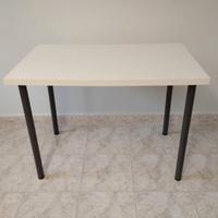 Scrivania IKEA