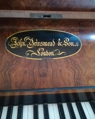 Pianoforte verticale inglese John Brinsmead & Sons