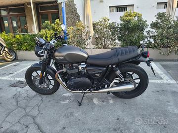 Triumph street twin 900 2021