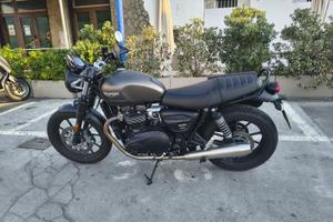 Triumph street twin 900 2021