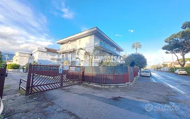 Appartamento a 150 mt con balcone e posto auto