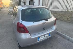 TOYOTA Yaris - 2007