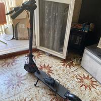 Monopattino elettrico 25km/h tre velocità - 2024