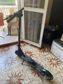 Monopattino elettrico 25km/h tre velocità - 2024