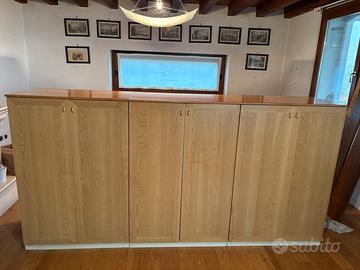 Mobile camera in frassino chiaro