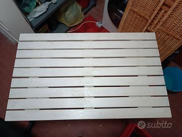 Tavolo in legno da esterno