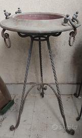 Braciere  con piedistallo in ferro battuto vintage