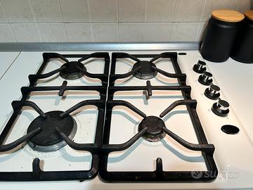 Cappa, forno e fuochi a gas
