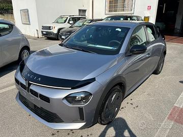 Lancia Ypsilon Hybrid e-DCT