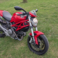Ducati monster 696 plus