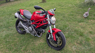 Ducati monster 696 plus