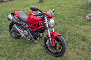 Ducati monster 696 plus