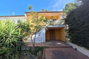 VILLA A SCHIERA A CASSANO DELLE MURGE