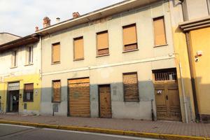 CASA INDIPENDENTE A CARUGATE