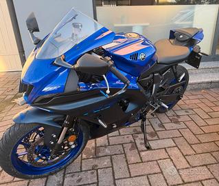 YAMAHA YZF 690 R7