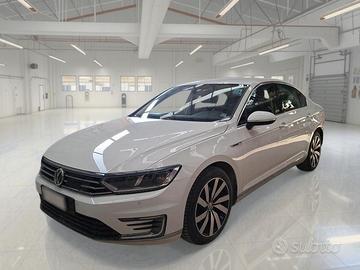 VOLKSWAGEN PASSAT 1.4 TSI DSG GTE 4 PORTE BERLINA
