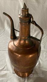 Brocca ad anfora in rame del medio oriente
